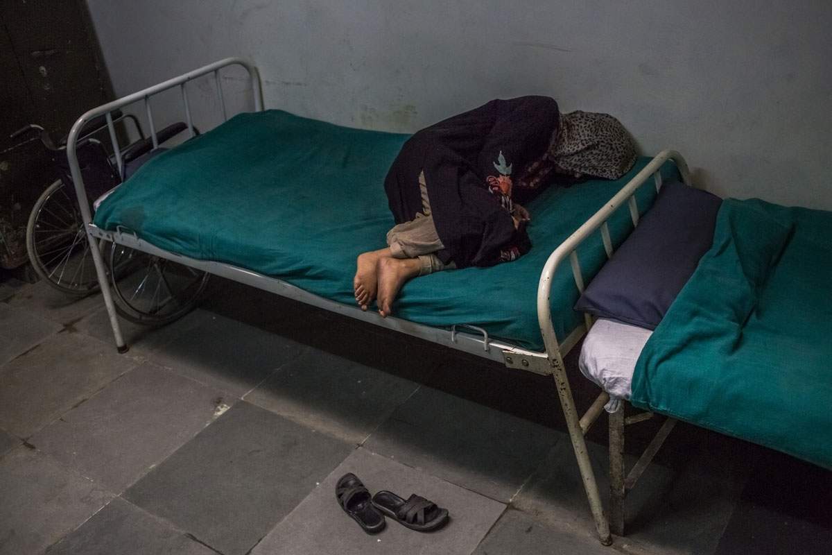 A patient suffering from symptoms of schizophrenia at the Psychiatric Diseases hospital in Srinagar. (AFP / Rebecca Conway)