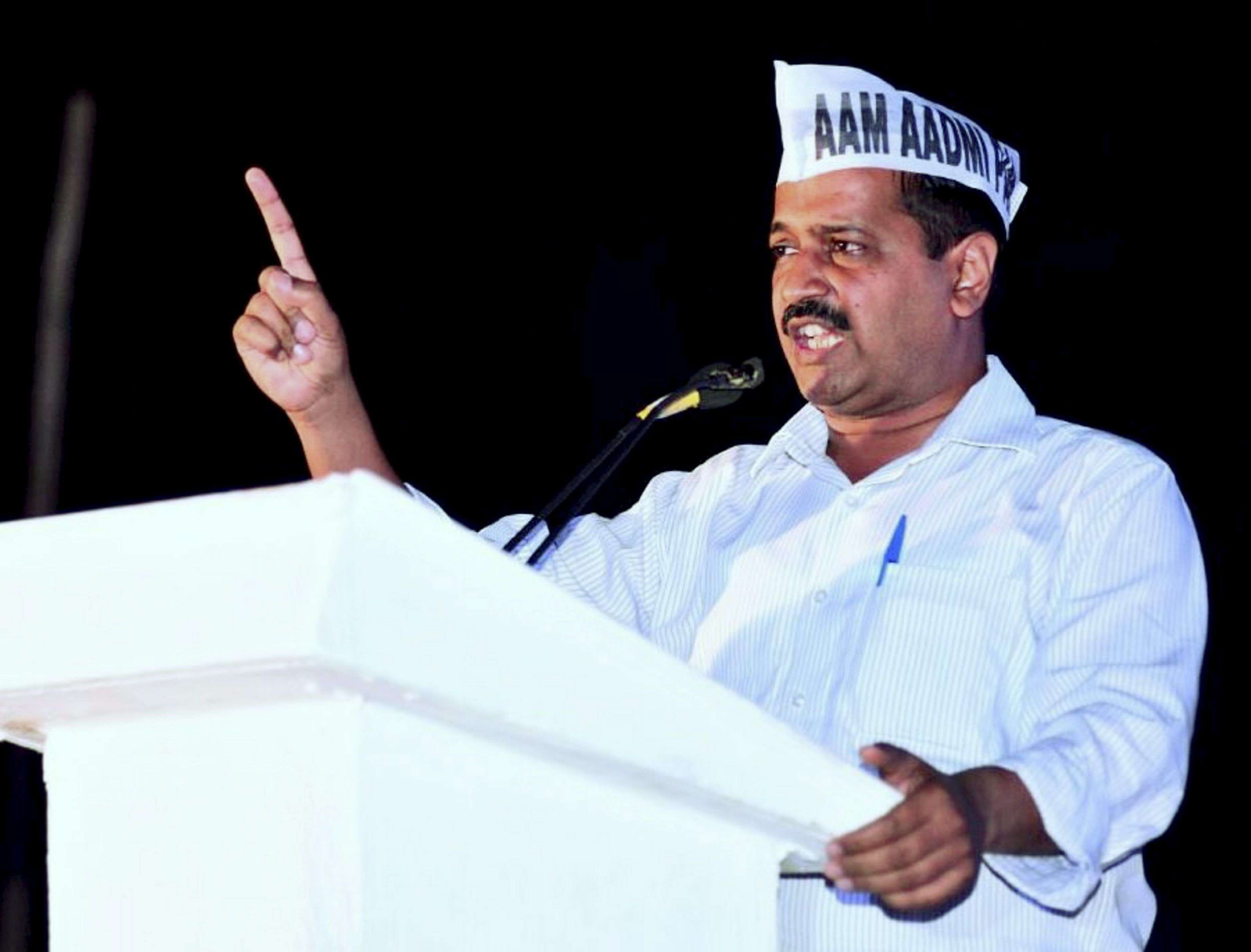 South Goa: AAP National convener Arvind Kejriwal addressing election rally in South Goa on Monday. PTI Photo  (PTI12_19_2016_000237B)