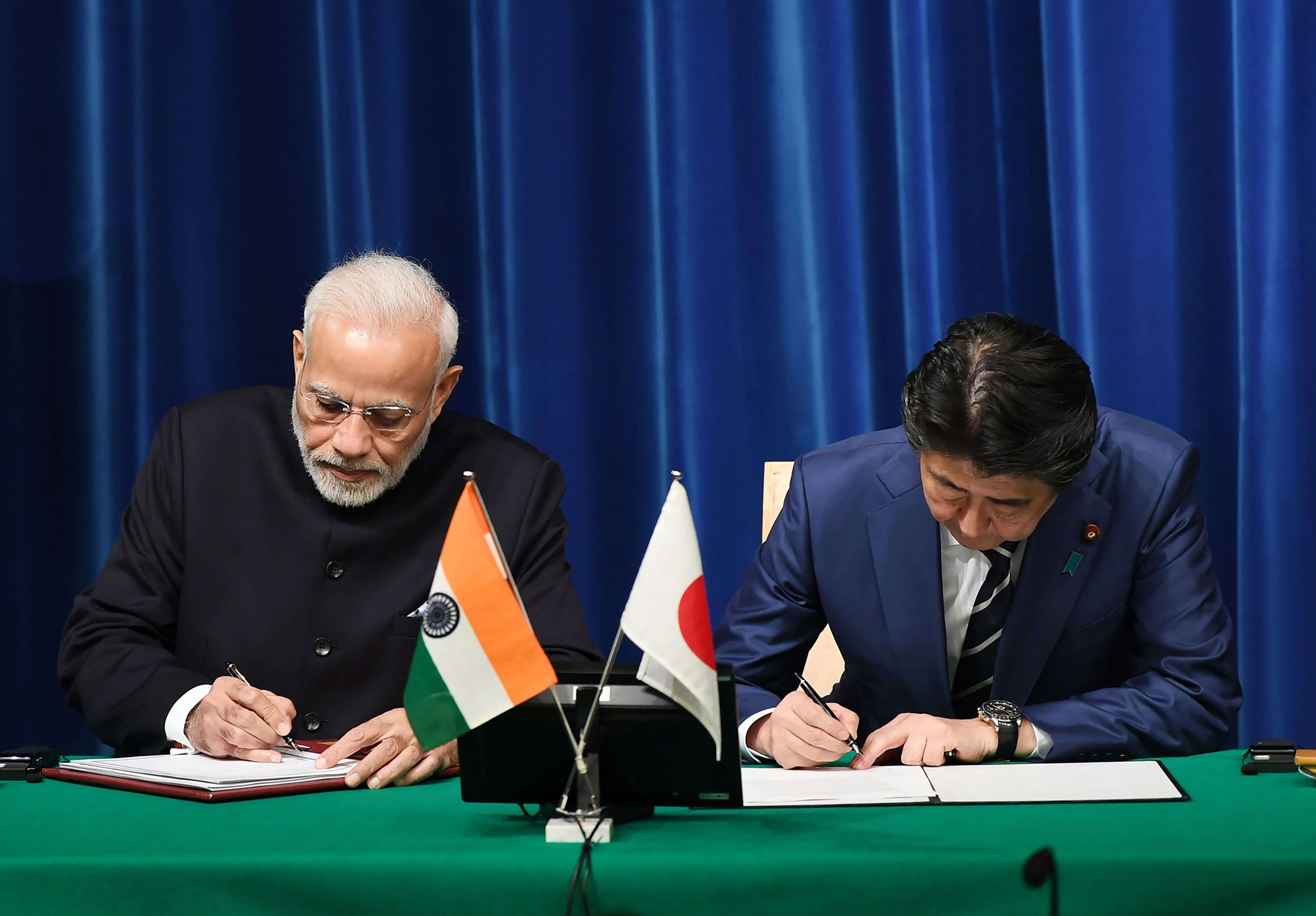 Подписал индией. Моди и суга. Japan India. Tiedindo.