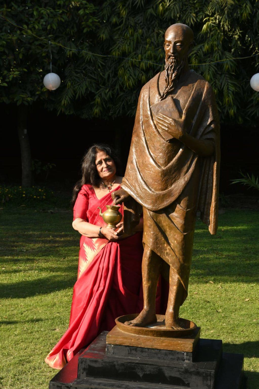 Two Sculptors From Kolkata Engage At Bikaner House Sculpture Park