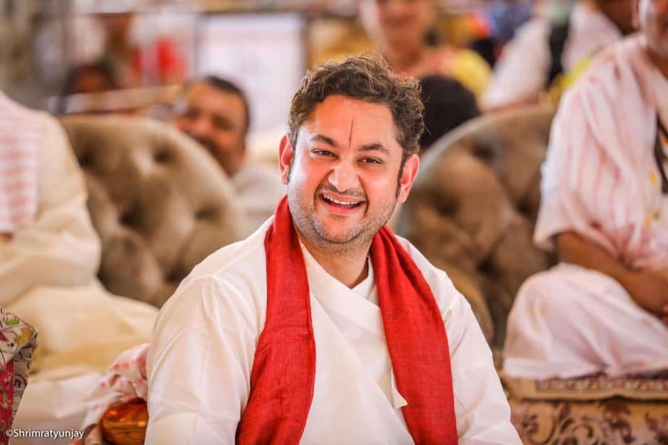 Go to the profile of Sri Pundrik Goswami Ji