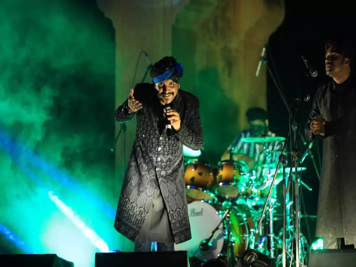 Kutle Khan performing live at Jaigarh Fort