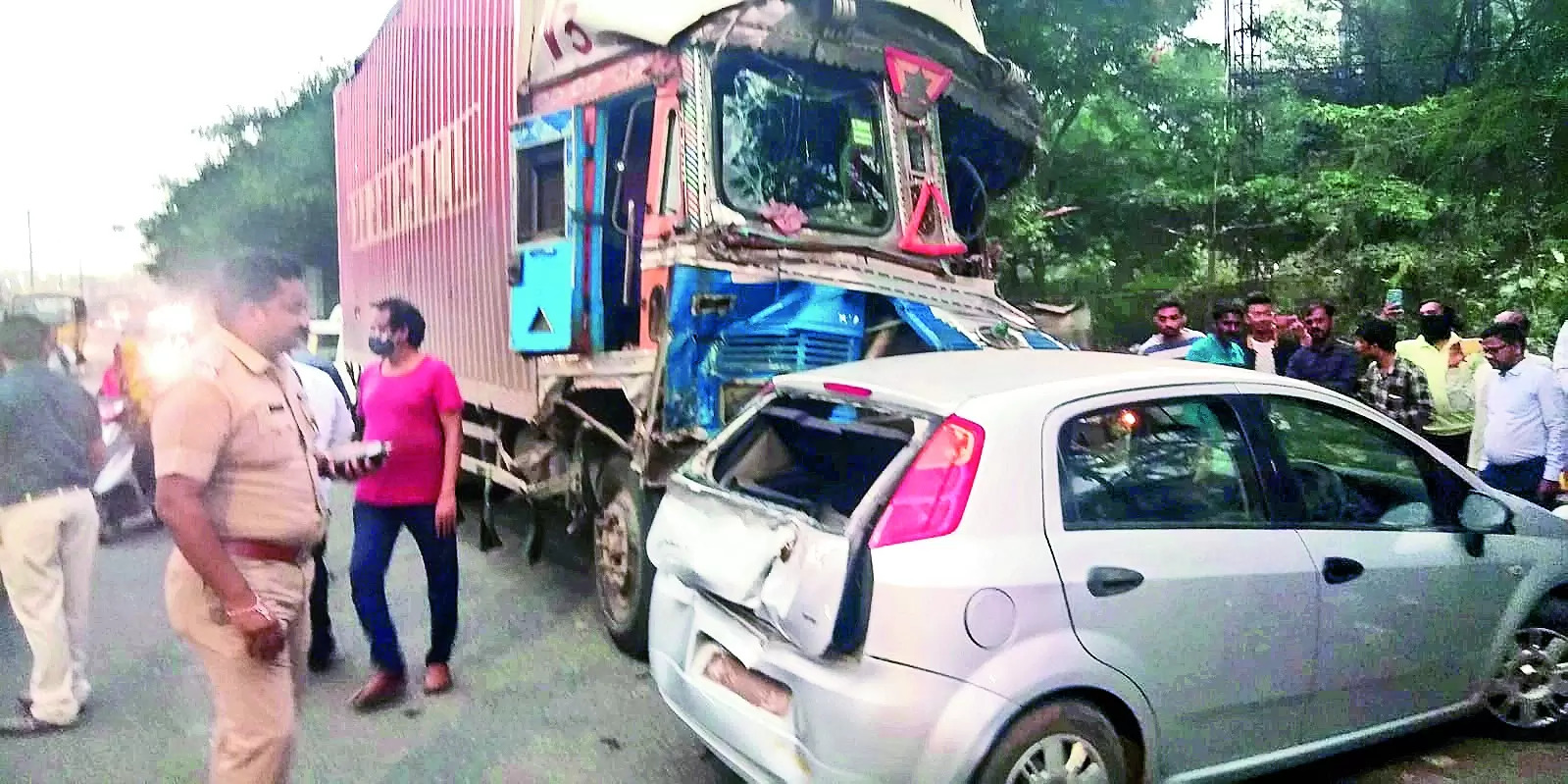 Truck hits four vehicles, dumper two on Katraj-Dehu Road bypass