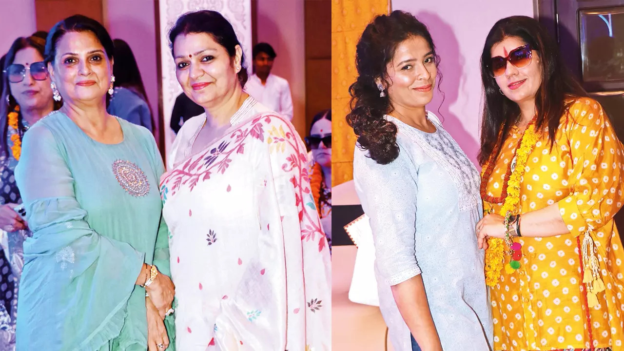 (L) Seema Arora and Mandalsa Agrawal (R) Shweta and Jaya Khanna