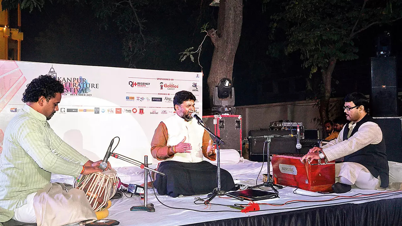 Bhuvanesh Komkali performing during classical concert