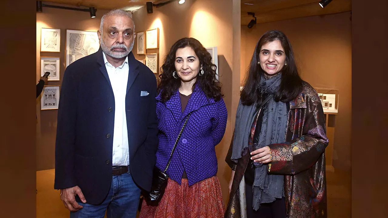 Kavita Bhartia with husband Hari Bhartia and daughter Aashti Bhartia