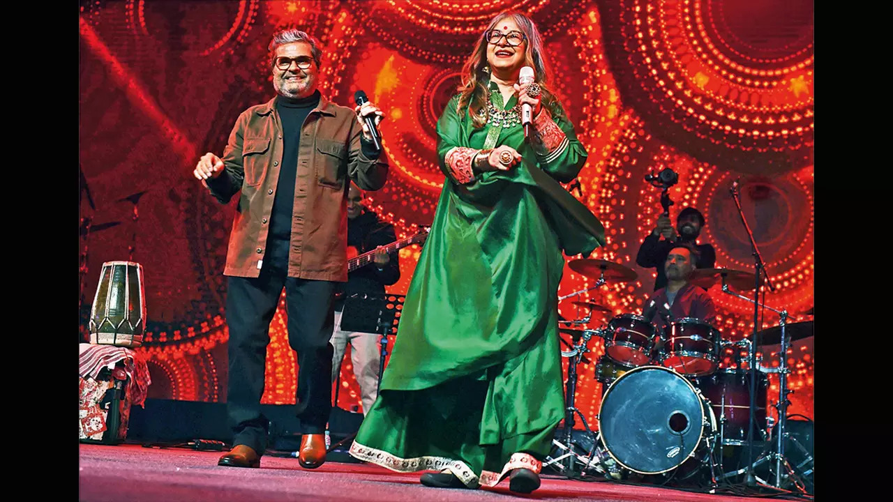 Hindu College’s alumni power couple Vishal and Rekha Bhardwaj performed at the college’s 125th anniversary celebration. From timeless tunes to tales of romance, they not only filled the air with music, but also shared the story of how their love blossomed on the campus