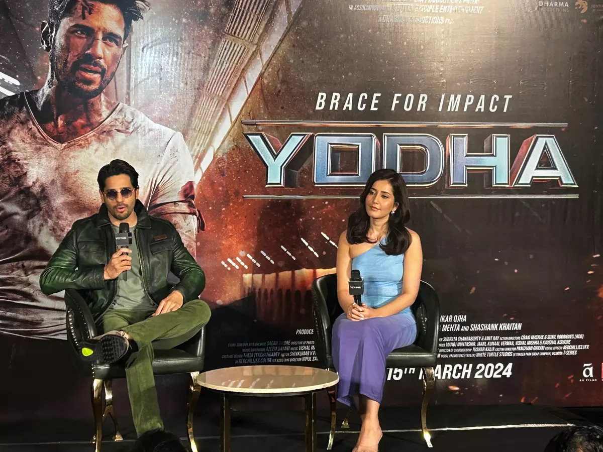 Sidharth Malhotra and Raashi Khanna in Jaipur to promote their movie Yodha