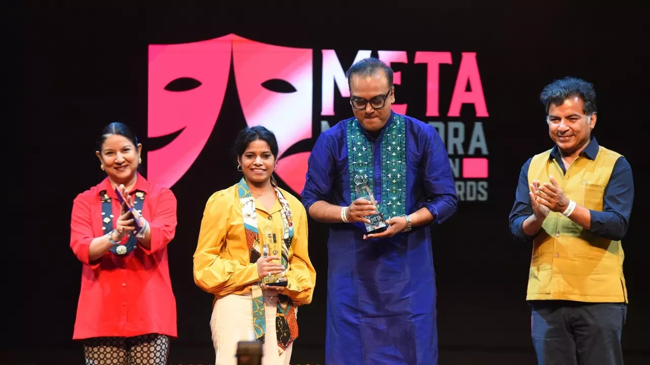 BEST ACTOR IN A SUPPORTING ROLE (FEMALE) – Gopal Ure &amp; Co - Nibedita Mukhopadhyay, Hayavadana - Pall