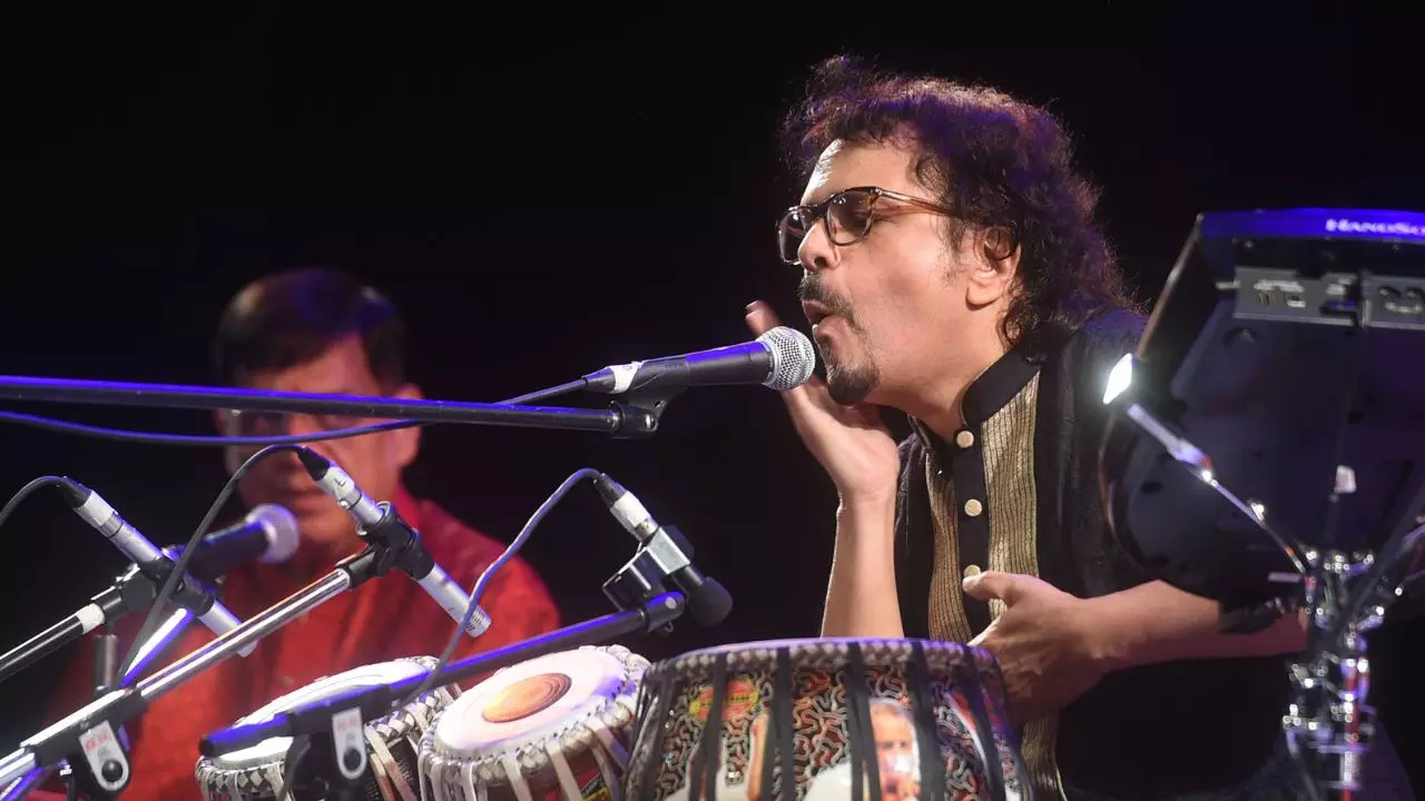 Bickram Ghosh included his signature face tapping act during the performance