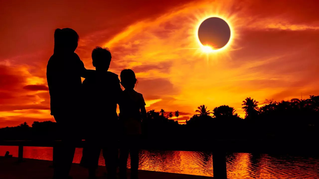 Solar eclipse (2)