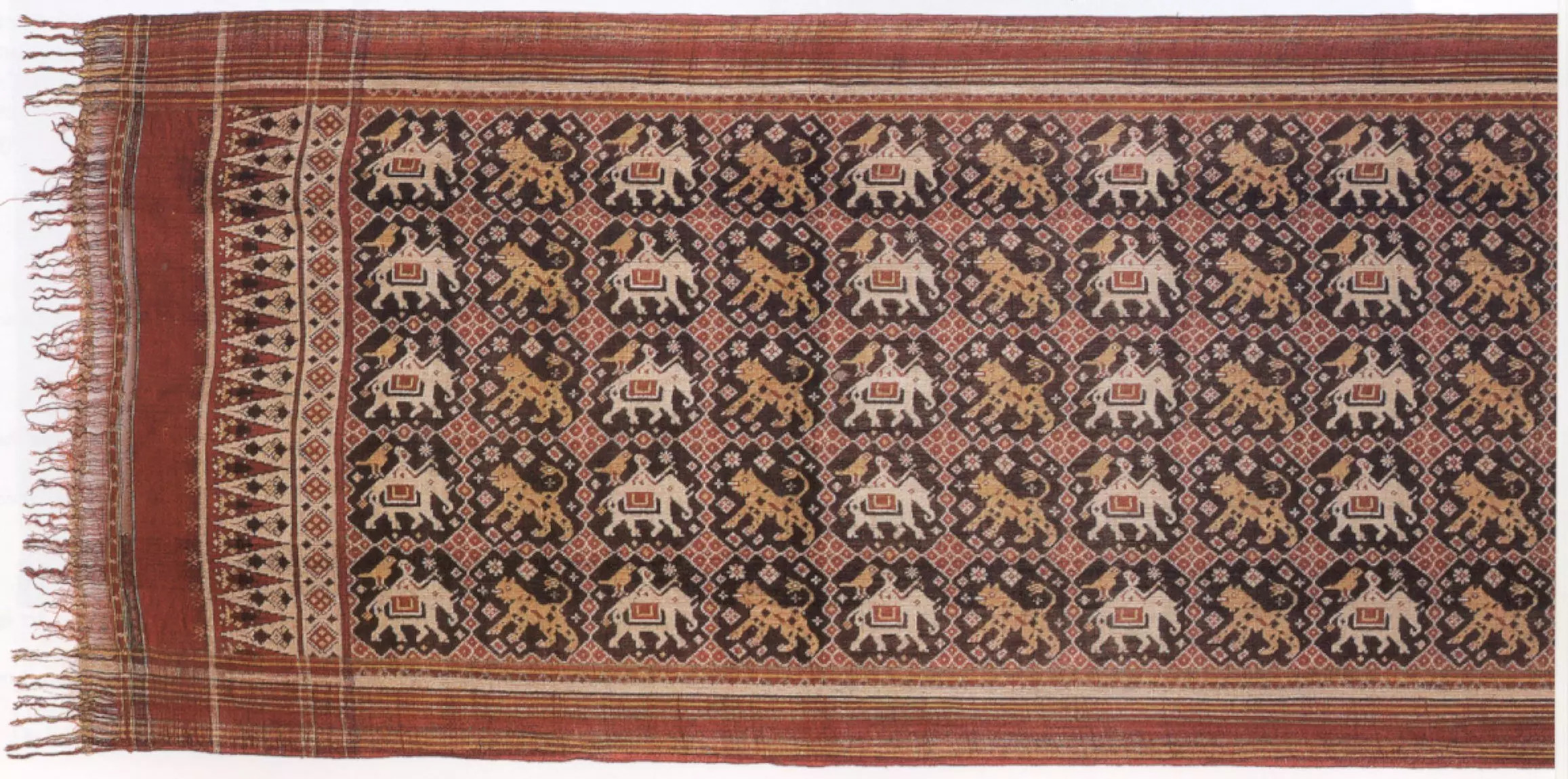 &#39;Patola&#39;_(ritual_heirloom_cloth)_from_Gujarat,_India,_late_18th_or_early_19th_century