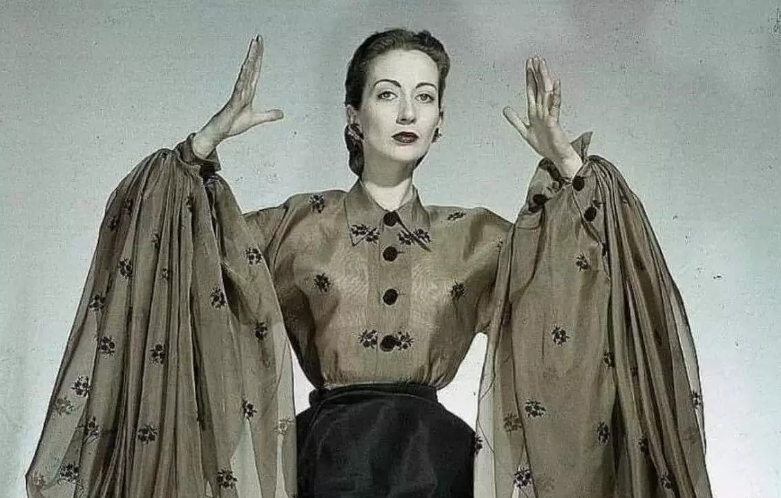 Elsa-Schiaparelli-Blouse-1950s-e1673956095964