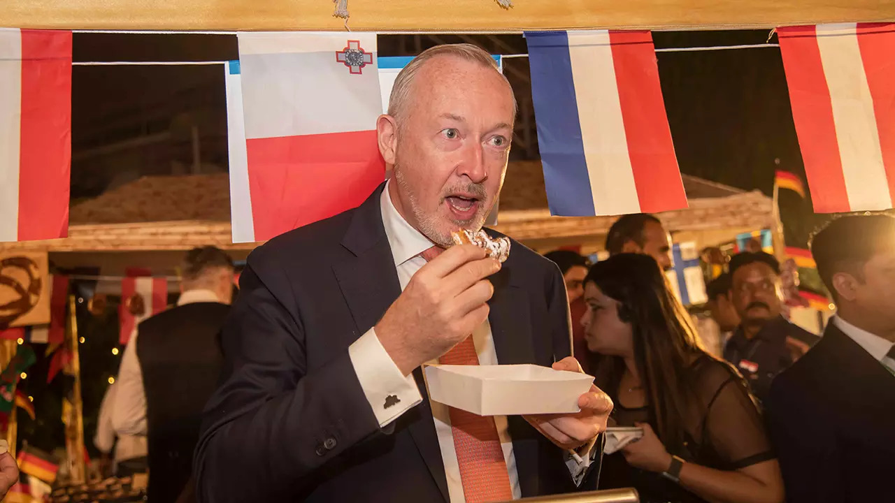 While tasting the Belgian waffles, Didier Vanderhasselt, Ambassador of Belgium, shared, “We don’t eat our waffles with maple syrup or strawberries, we do it with cream, chocolate and sugar”