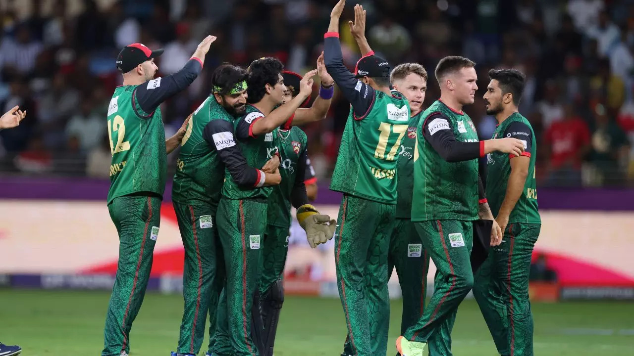 Desert Vipers players celebrates the wicket of Tom Banton of MI Emirates during the final of the DP World International League T20 between Desert Vipers and MI Emirates at the Dubai International Cricket Stadium, Dubai, United Arab Emirates, on 4 January 2026. (ILT20) Desert Vipers vs MI Emirates