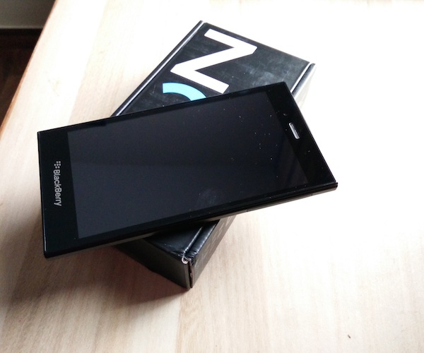 Blackberry Z3 Review Blackberry Z3 Review Rating Gadgets Now