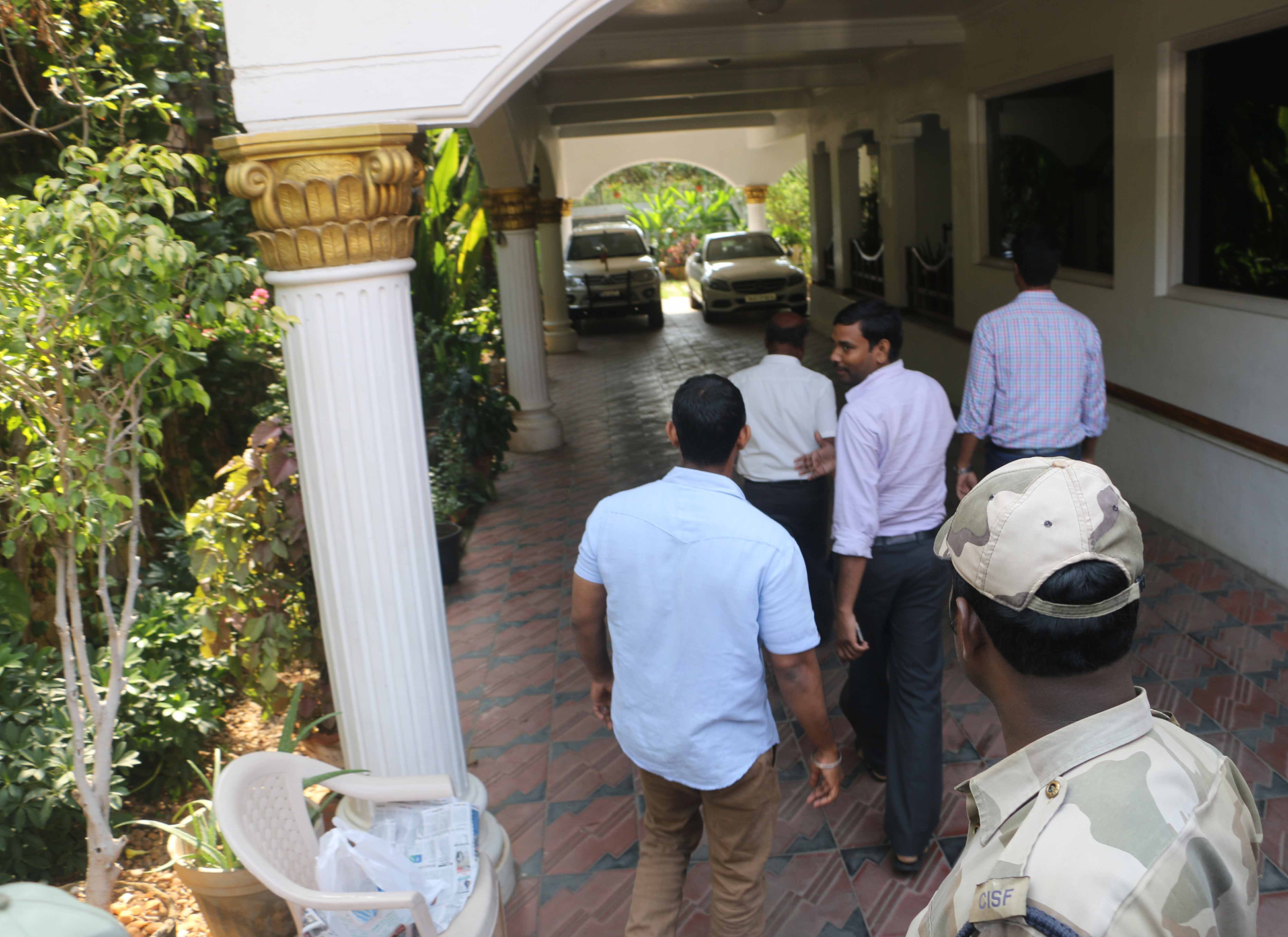 C Vijayabaskar: RK Nagar By-Polls: After I-T raids, MK Stalin demands ...
