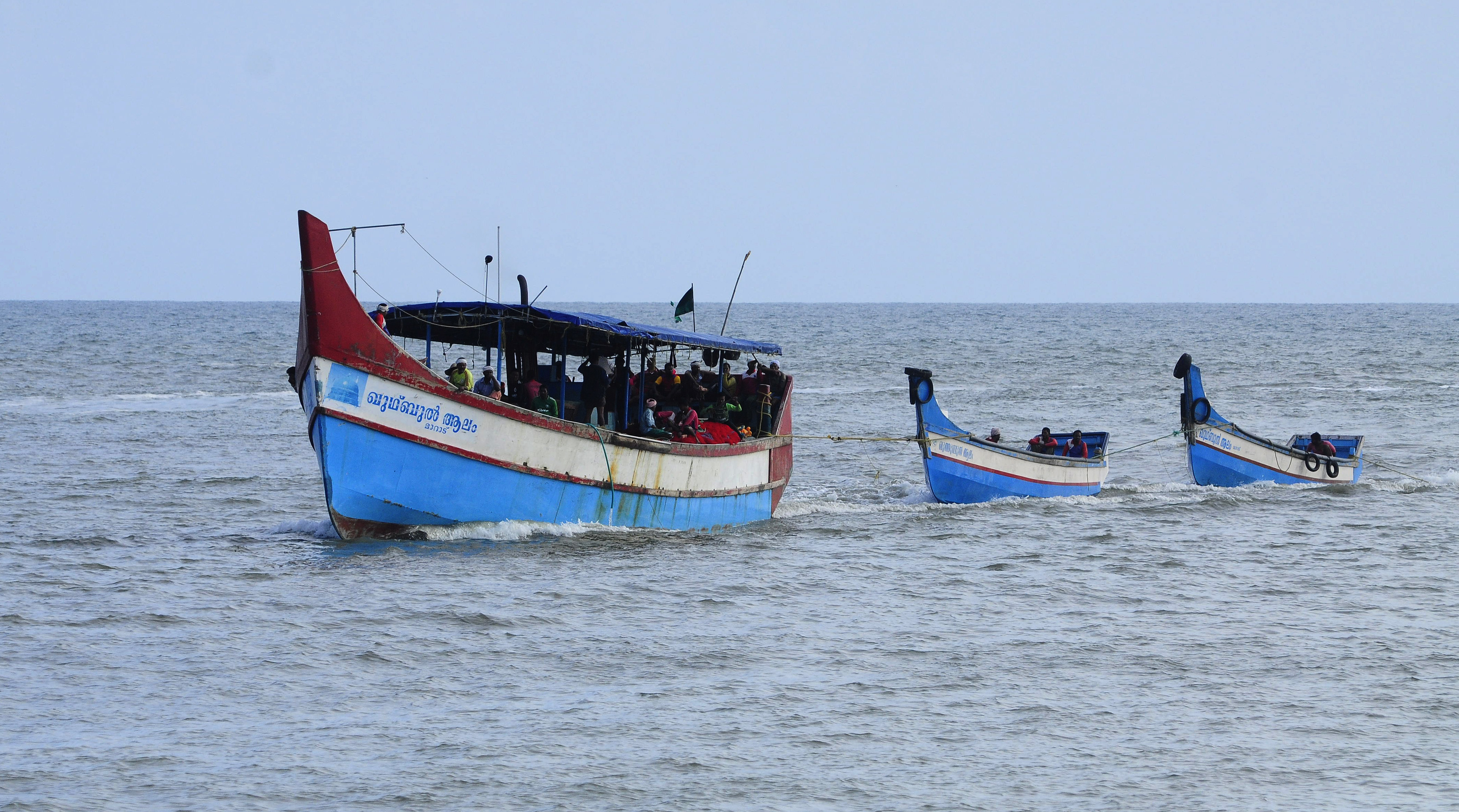 These Kerala Fishermen Break Their Fast Amidst Rain And Wind, In Mid 