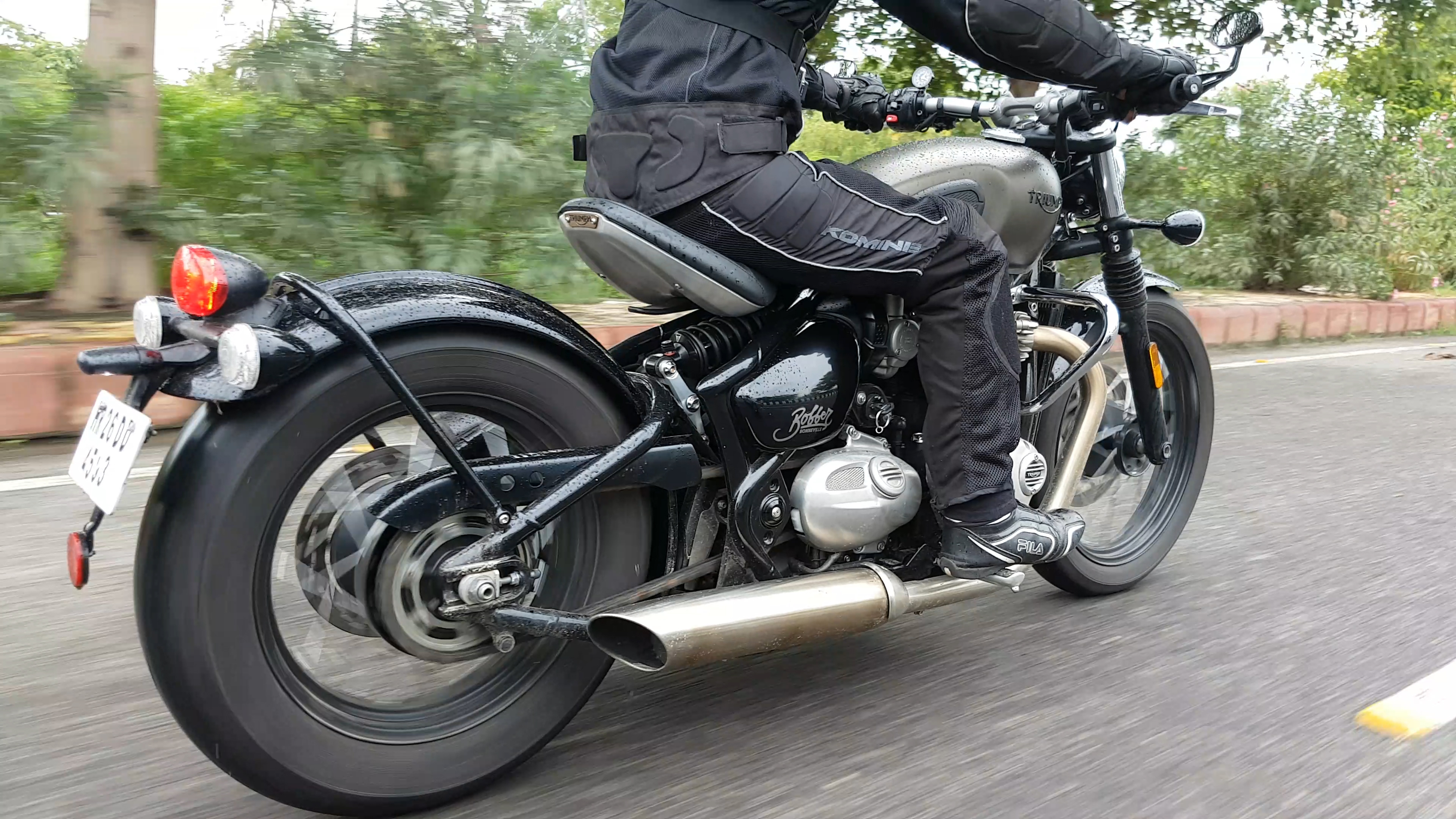 triumph bobber fox shock