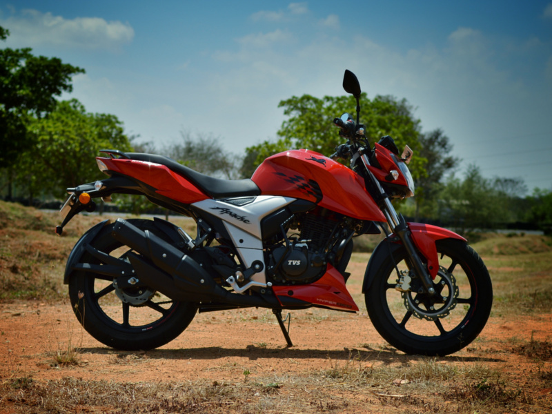 Tvs Apache Rtr 160 Review 18 Tvs Apache Rtr 160 4v Review Looks Meaner Goes Faster