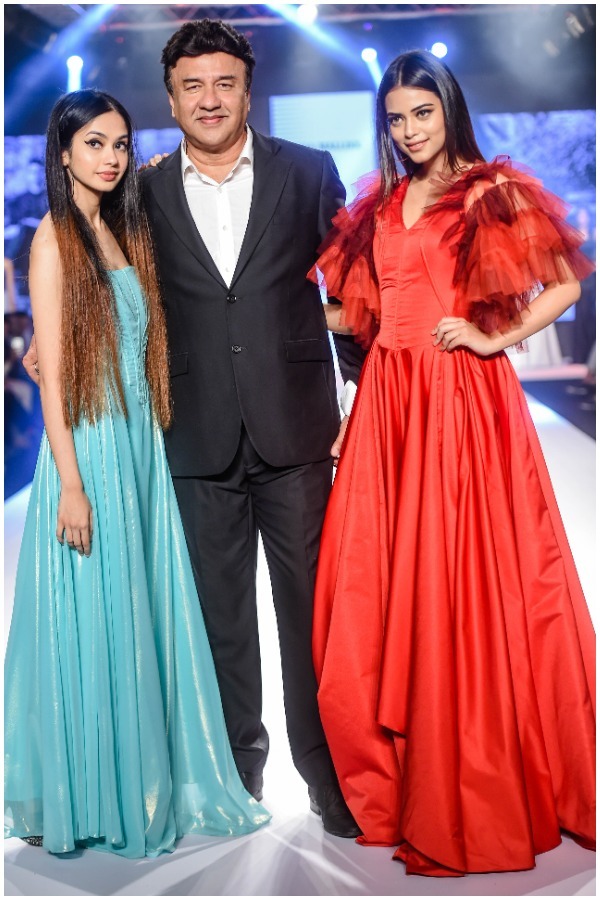 Adaa Mallikk with dad Anu Malik and Priyadarshini Chatterjee (fbb Femina Miss India World 2016)