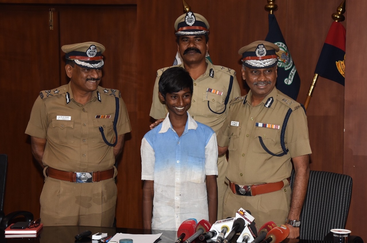 Chennai city police Chennai City Police praises teenager who nabbed a