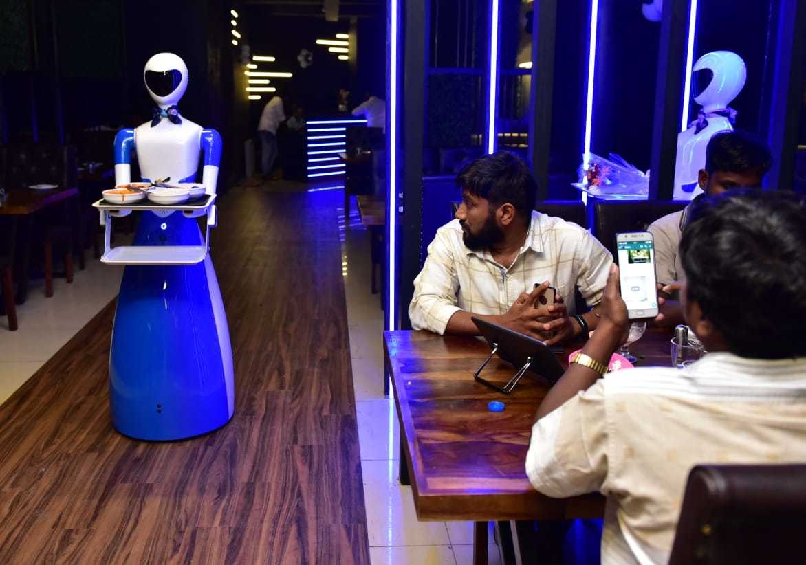 Robot Themed Restaurant Opened In Coimbatore Coimbatore News Times