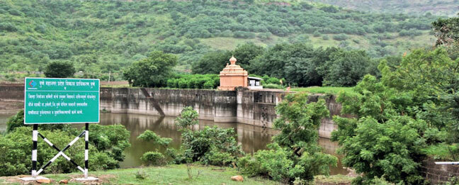 The lake was built around 1720 AD, and is historically believed to have been frequented by Peshwa Bajirao I and Mastani, who reportedly swam here occasionally; today, it holds potential to boost tourism to the area The lake was built around 1720 AD, and is historically believed to have been frequented by Peshwa Bajirao I and Mastani, who reportedly swam here occasionally; today, it holds potential to boost tourism to the area