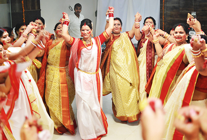 Ladies dancing at the event (BCCL/ Pankaj Singh) Ladies dancing at the event (BCCL/ Pankaj Singh)