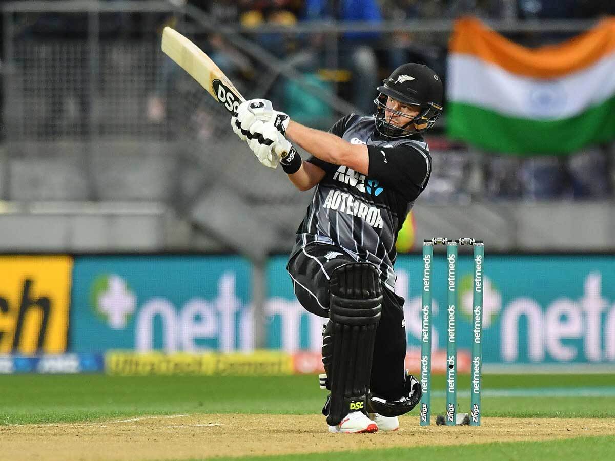 India vs NZ Live: New Zealand set India 220 to win