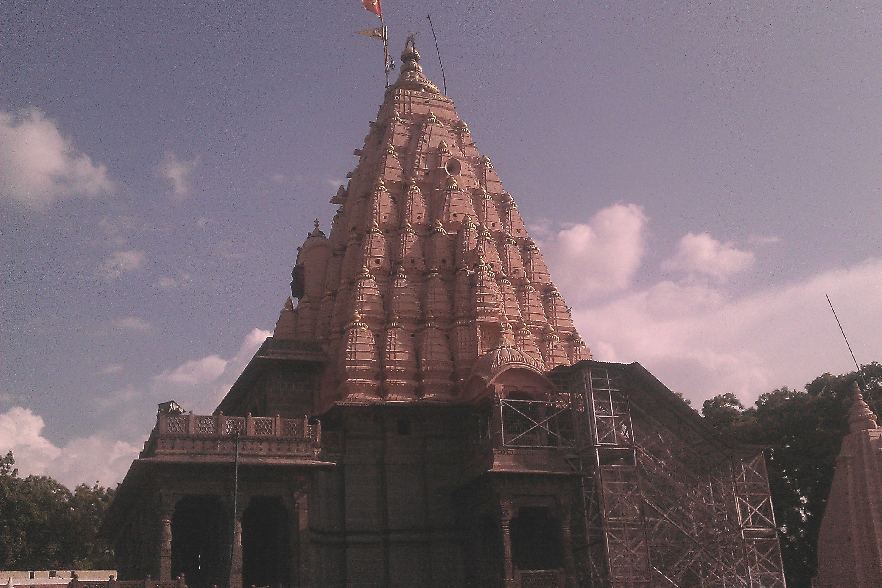 Delhi To Ujjain Distance By Road How To Reach Mahakaleshwar Temple To Seek Lord Shiva's Blessings? | Times  Of India Travel