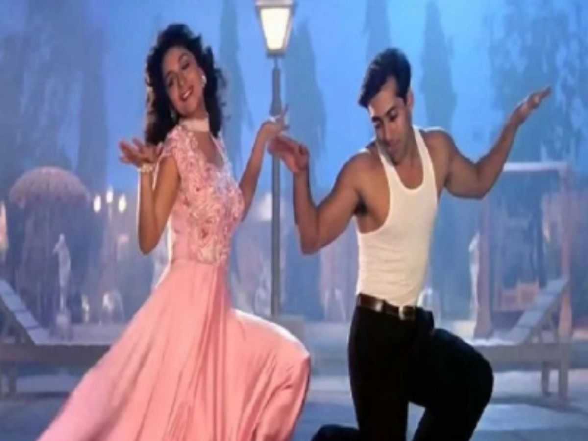 Bollywood Salman Khan Madhuri Dixit Nene Starrer Hum Aapke Hain Koun Completes 25 Years 