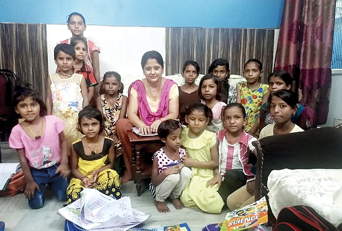 Dr Shipra Dhar Srivastava, a known gynaecologist from Varanasi, holds teaching sessions for children (BCCL)