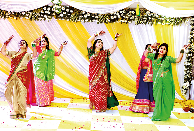 Group dance by the ladies (BCCL/ Farhan Ahmad Siddiqui)