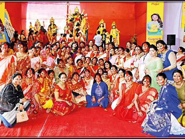 Beverly-Park-Social-Cultural-Organization-played-Sindoor-with-widows-unwed-mother-and-transgender