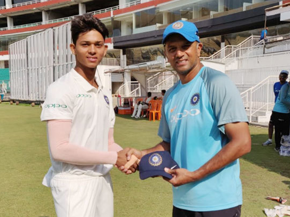 Yashasvi Jaiswal Sachin Tendulkar Rahul Dravid Told Me To Let My Bat Do The Talking U 19 World Cup Star Yashasvi Jaiswal Cricket News Times Of India