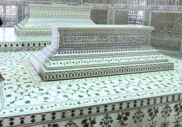 Shah Jahan's grave