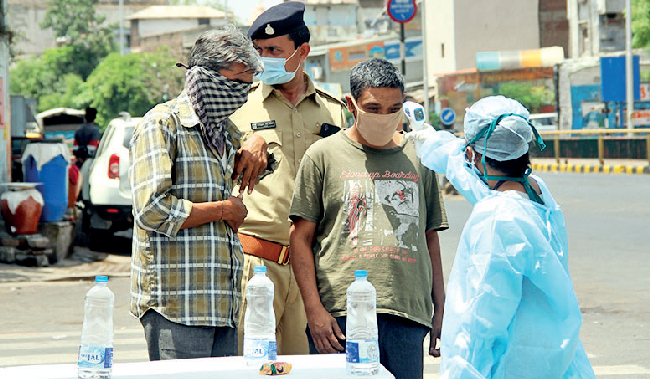 AMC intensified health screening in Dariapuron Wednesday; Pic: ANCELA JAMINDAR