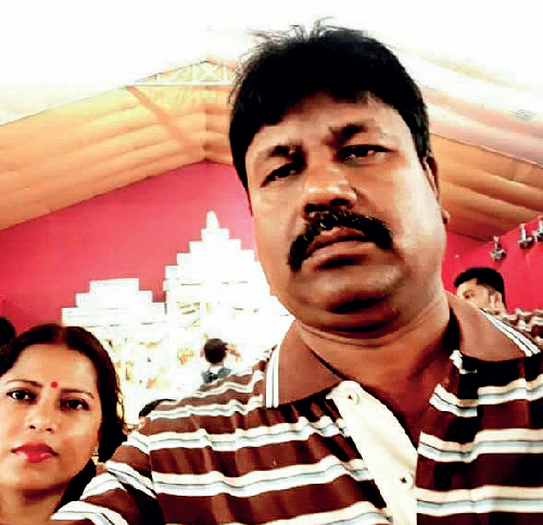 Kala Sona Roy, wife Paromita