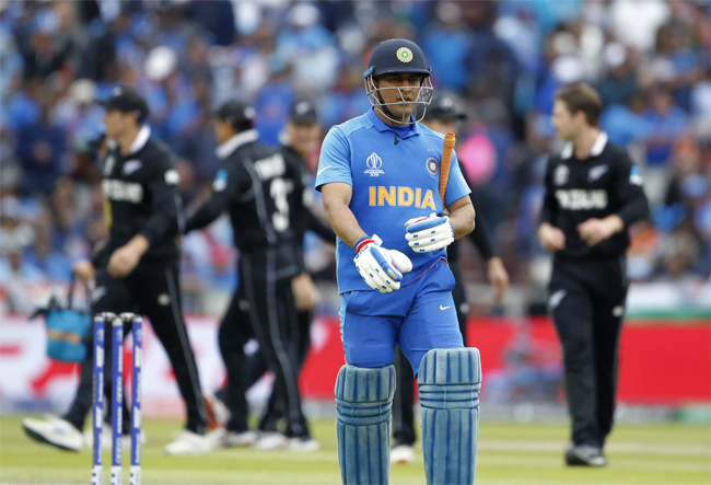 Dhoni-Embed2805