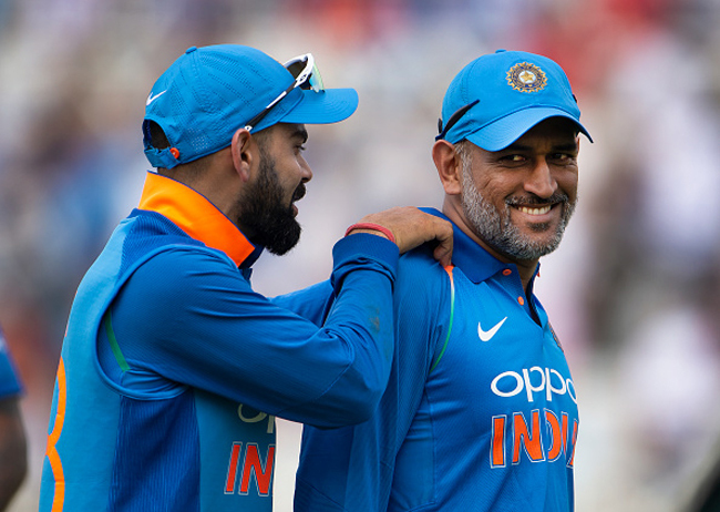 Dhoni-Kohli-2805