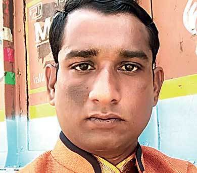 Gangadhar Waghmare, a guard with the MSEDCL, says he has to either take a bus or rely on a friend who has a bike or even hitchhike with strangers to get to work