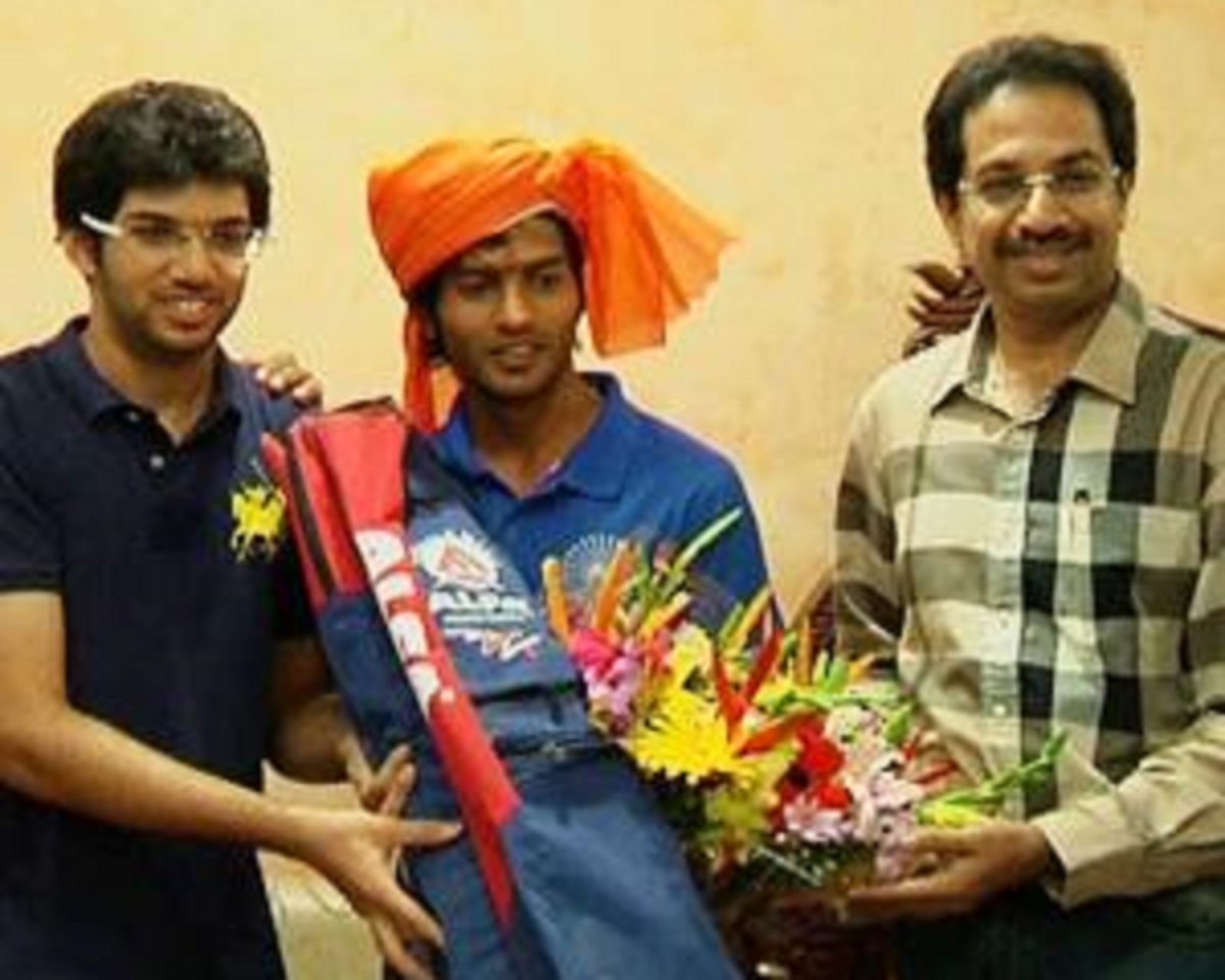 Throwback picture of Yuvraj Walmiki with Uddhav Thackeray and Aaditya Thackeray