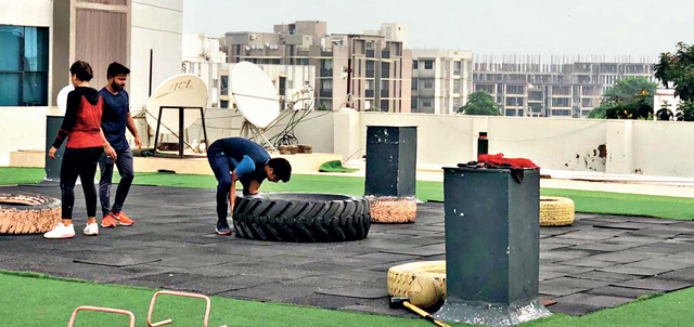 Gyms move outdoors to drive out fear factor