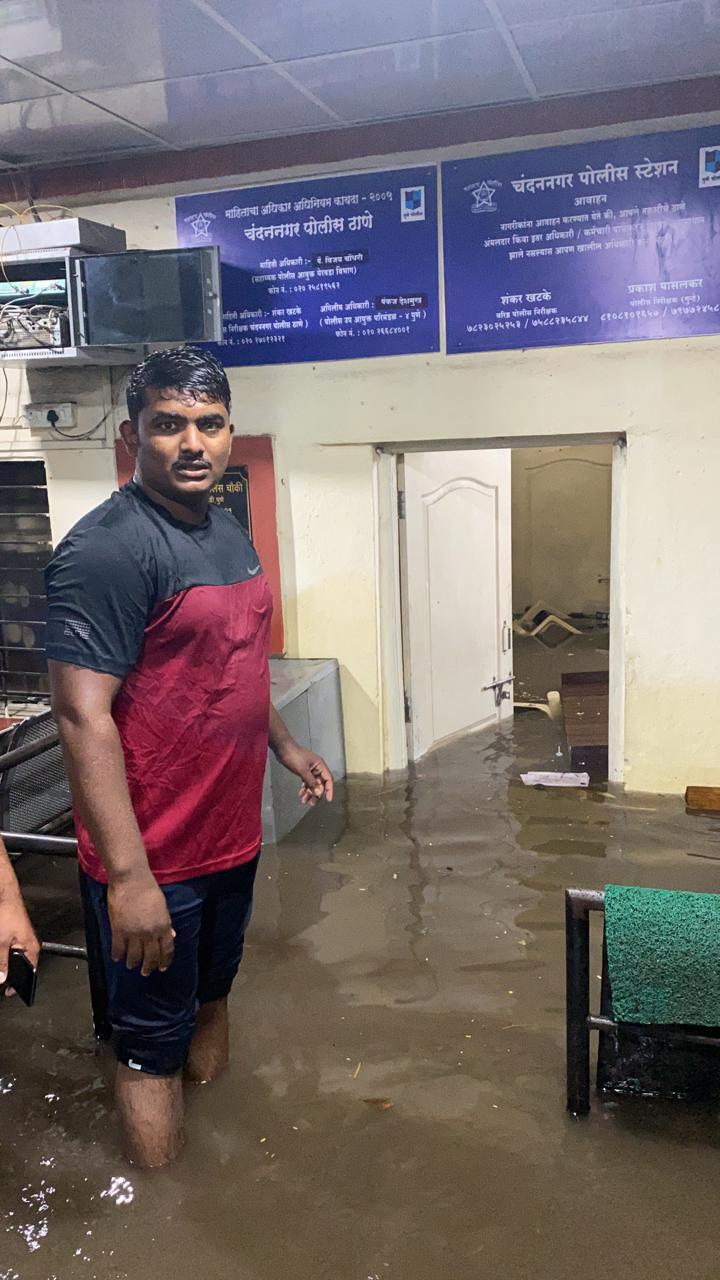 Water enters the Pune police station.