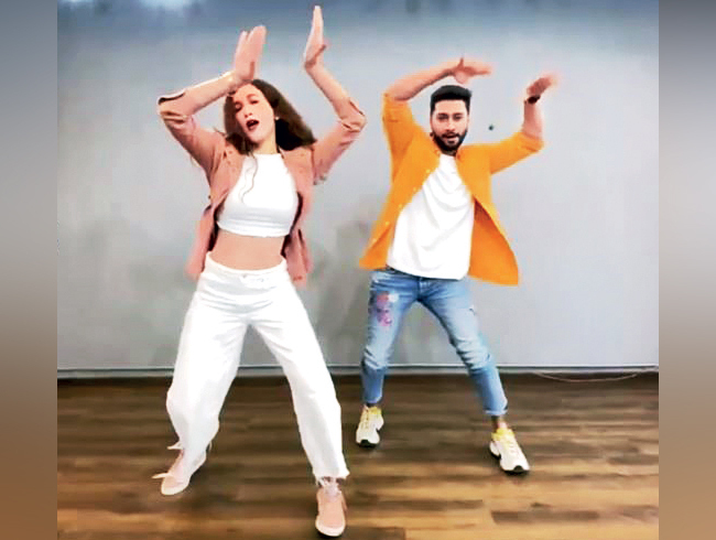 Gauahar Khan, Zaid Darbar channel inner Yo Yo Honey Singh
