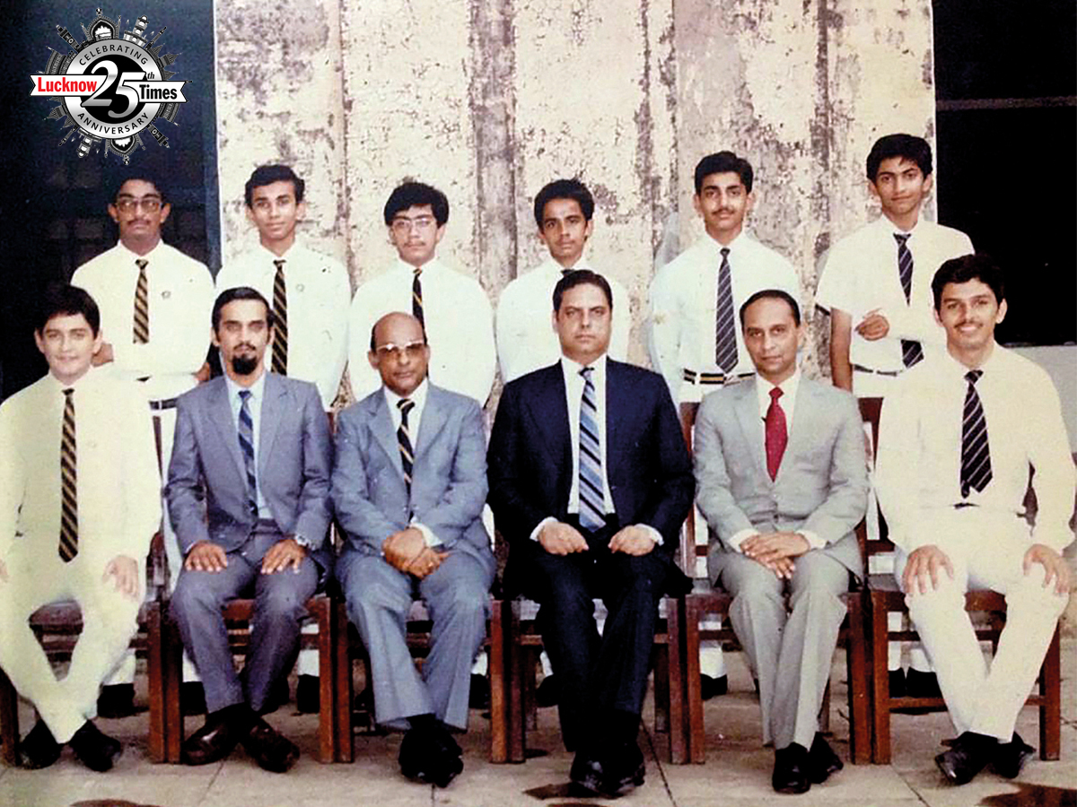 Roshan (extreme right) and the teachers and students of the La Marts debating team in 1988 (BCCL)