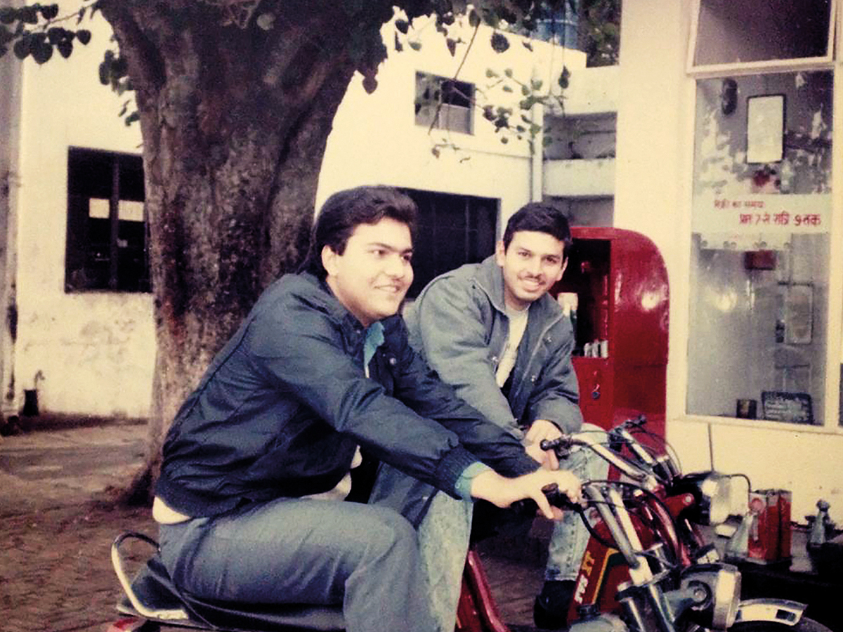 Faisal Hussain and Roshan in 1987 (BCCL)