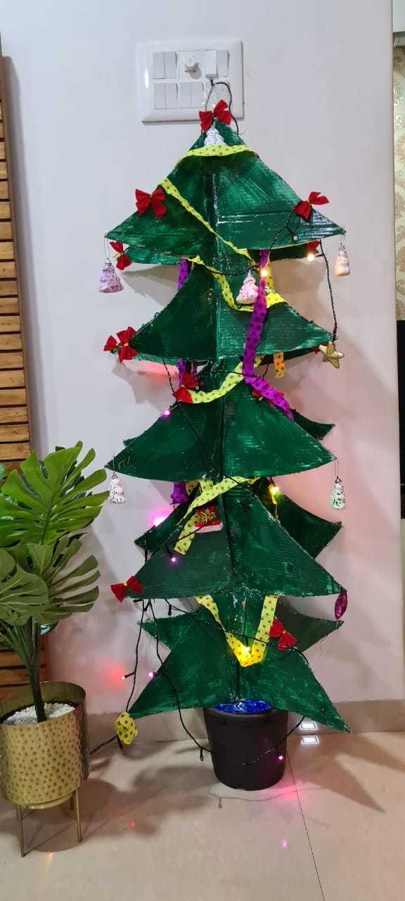 tree made from waste cardboard by gaurav pokle