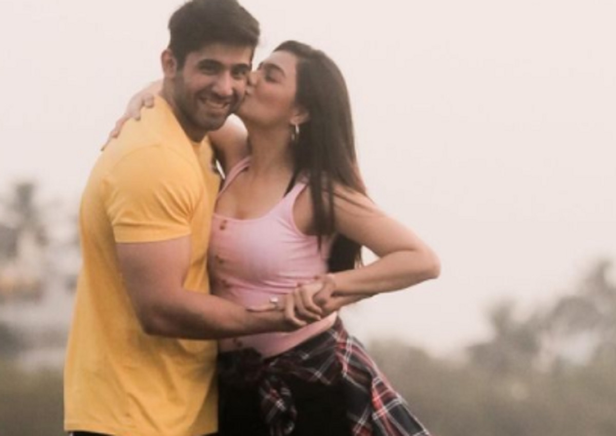 Divya Agarwal sums up 2020, says 'this year was good enough for my